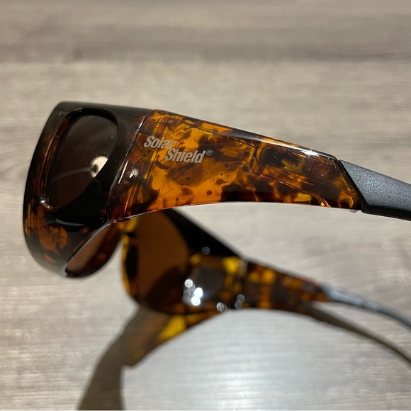 SOLAR SHIELD Tortoise Polarized Lens Advanced UV Protection Sunglasses - Picture 6 of 10